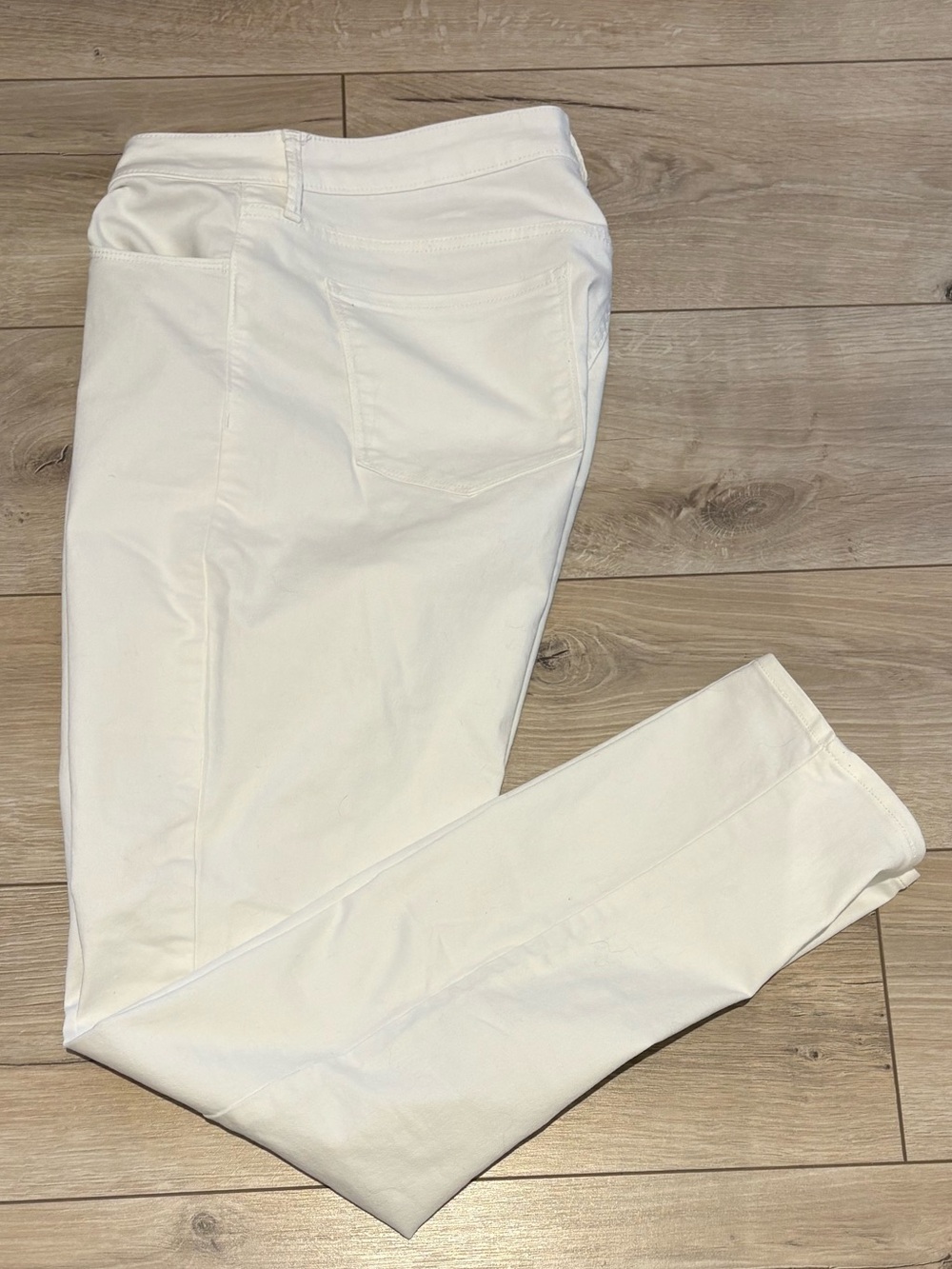 Old Navy White Straight-Leg Jeans Tall like new